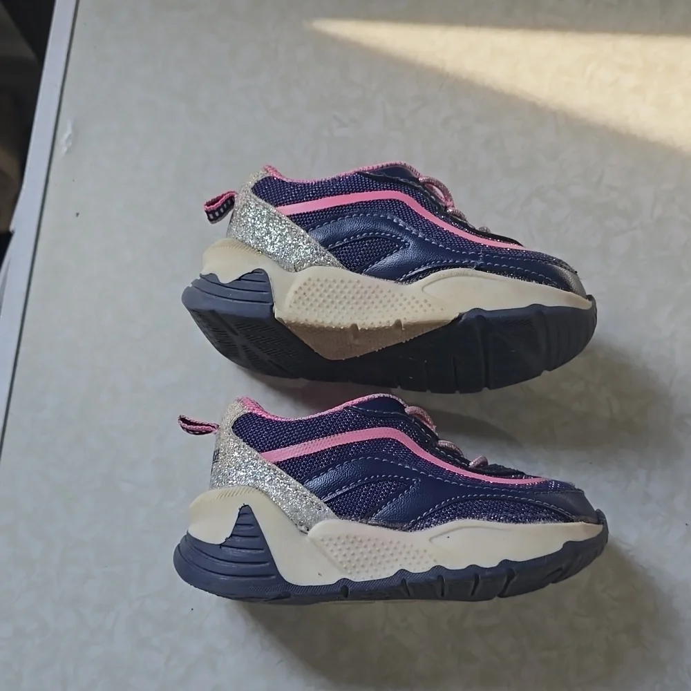 Oshkosh sneakers size 4